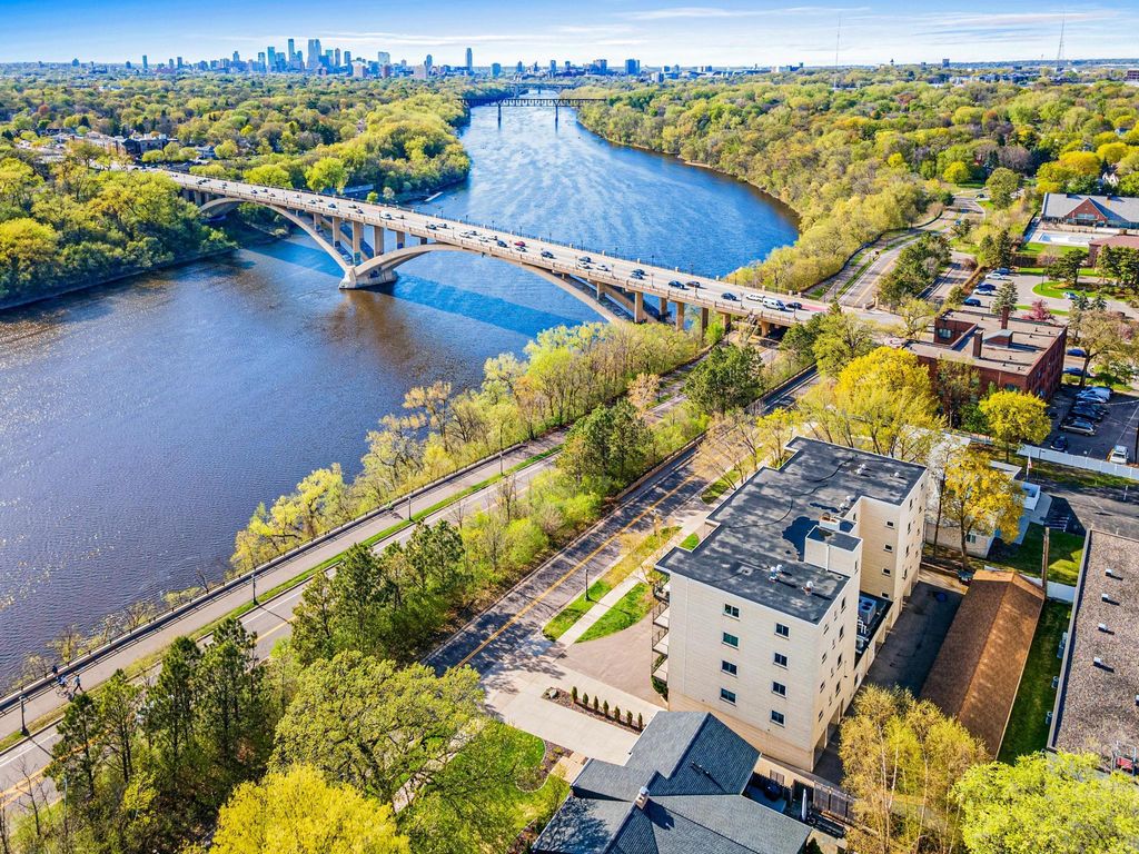 Photo of 200 N Mississippi River Boulevard #2A, Saint Paul, MN 55104 (MLS # 7061363)