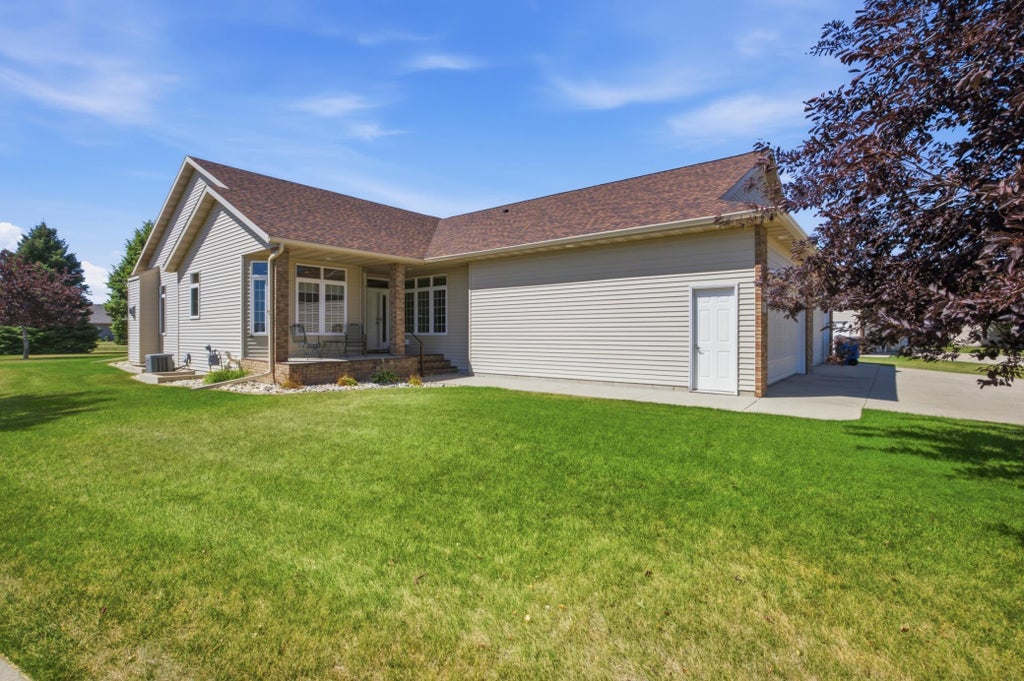 Photo of 547 Allyson Circle, Moorhead, MN 56560 (MLS # 7117778)