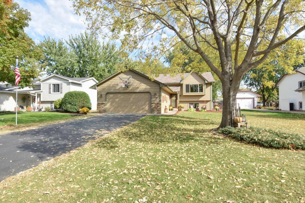 Photo of 11558 Xylon Avenue N, Champlin, MN 55316 (MLS # 7158511)