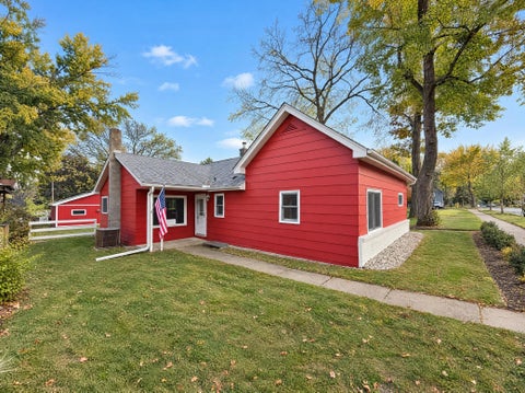Photo of 137 5th Street N, Bayport, MN 55003 (MLS # 7164279)