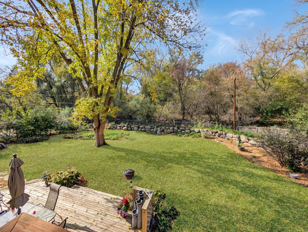 Photo of 2725 Scott Avenue N, Golden Valley, MN 55422 (MLS # 7160464)