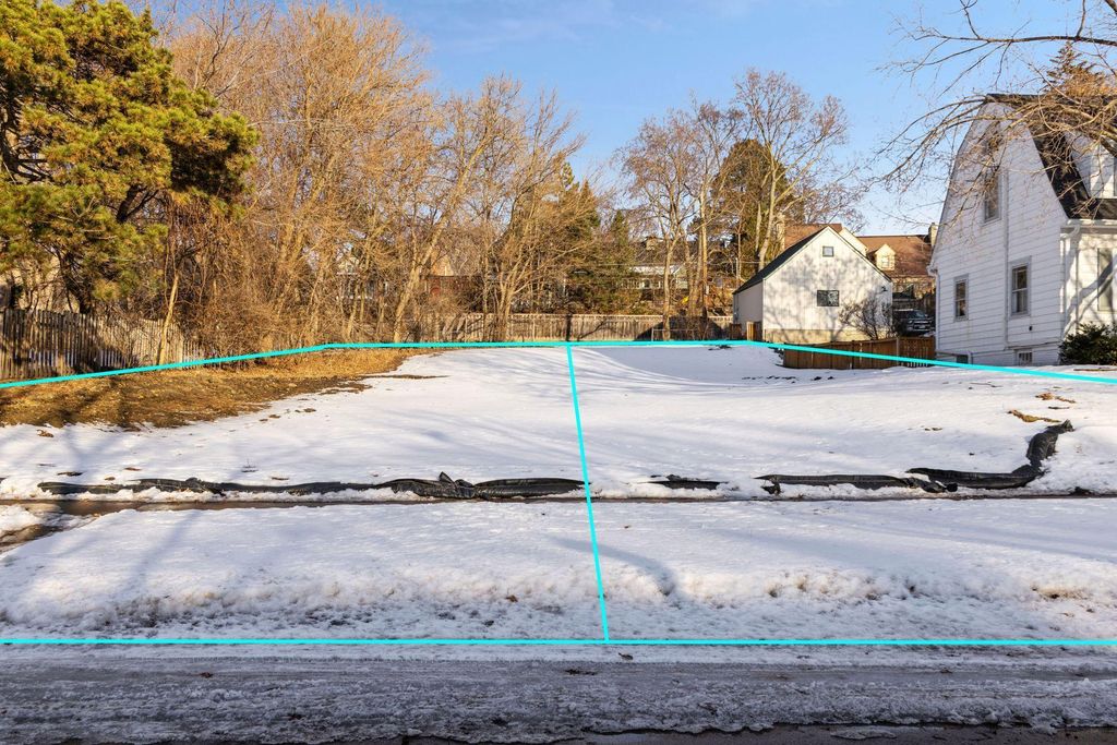 Photo of 426 Woodlawn Avenue, Saint Paul, MN 55105 (MLS # 7018002)