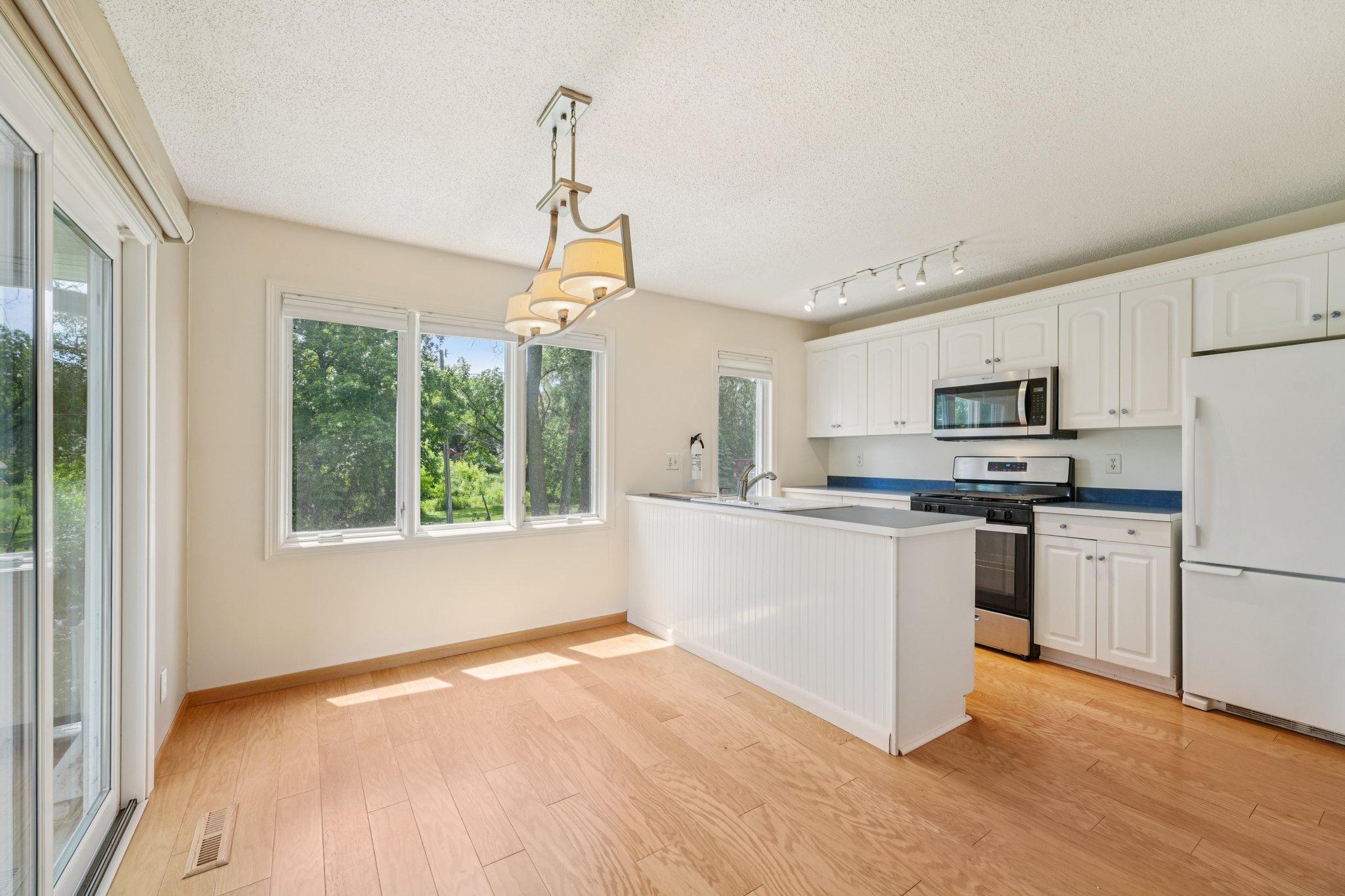 1315 Douglas Drive N