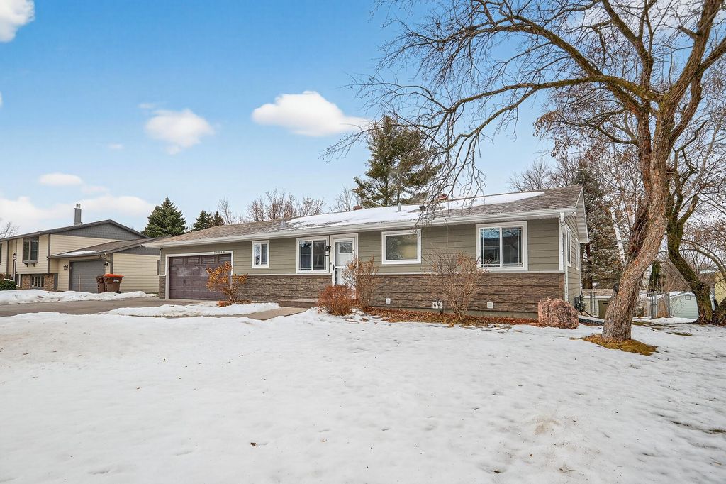 Photo of 14860 Upper 55th Street N, Oak Park Heights, MN 55082 (MLS # 7000988)