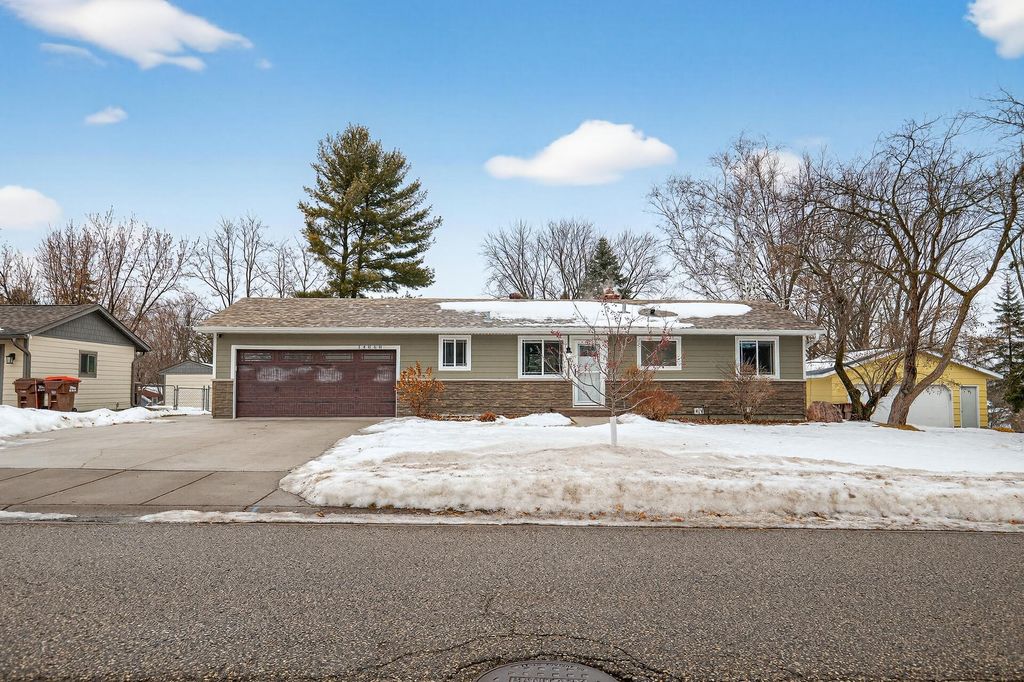 Photo of 14860 Upper 55th Street N, Oak Park Heights, MN 55082 (MLS # 7000988)