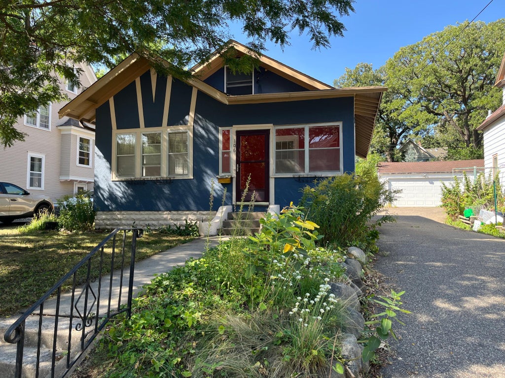 Photo of 106 Bedford Street SE, Minneapolis, MN 55414 (MLS # 7142354)