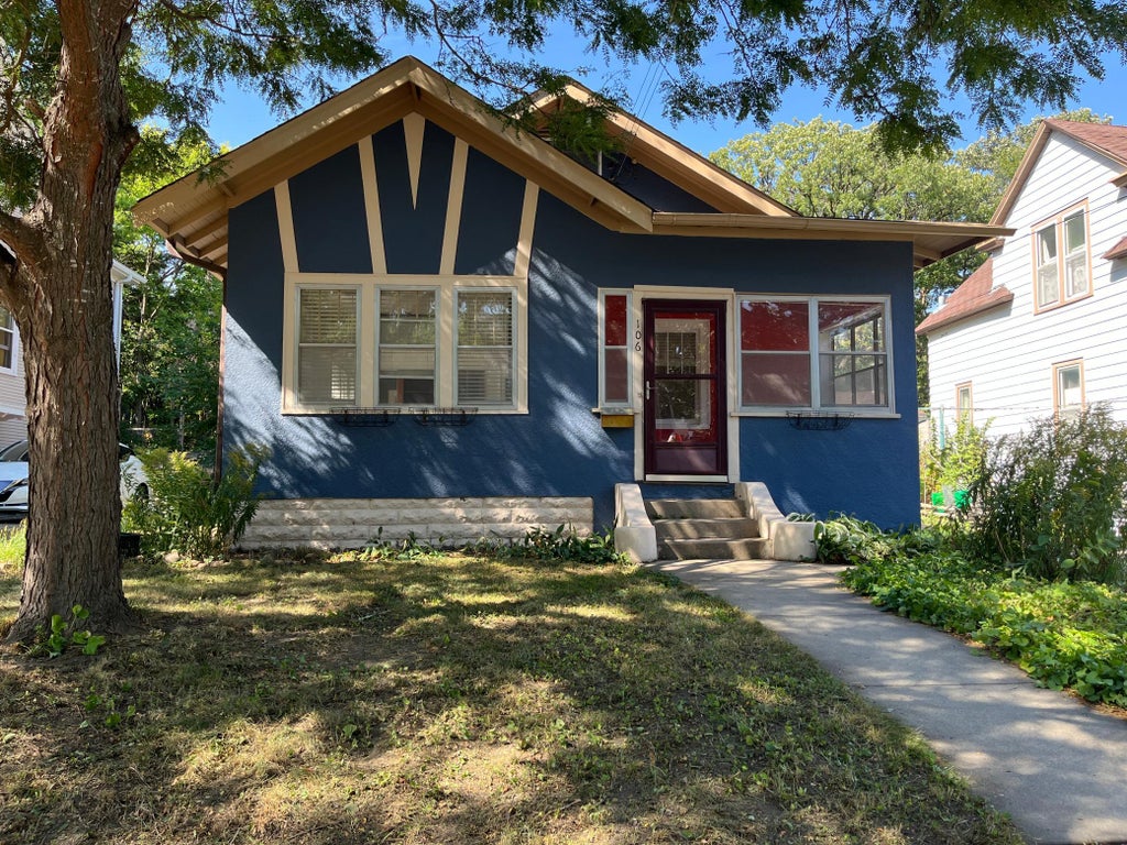 Photo of 106 Bedford Street SE, Minneapolis, MN 55414 (MLS # 7142354)