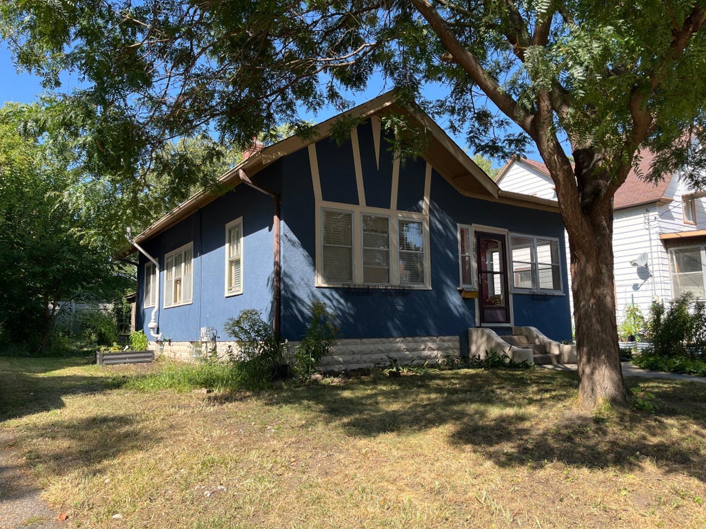 Photo of 106 Bedford Street SE, Minneapolis, MN 55414 (MLS # 7142354)