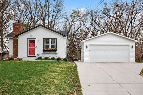 140 Hickory Street Mahtomedi MN 55115