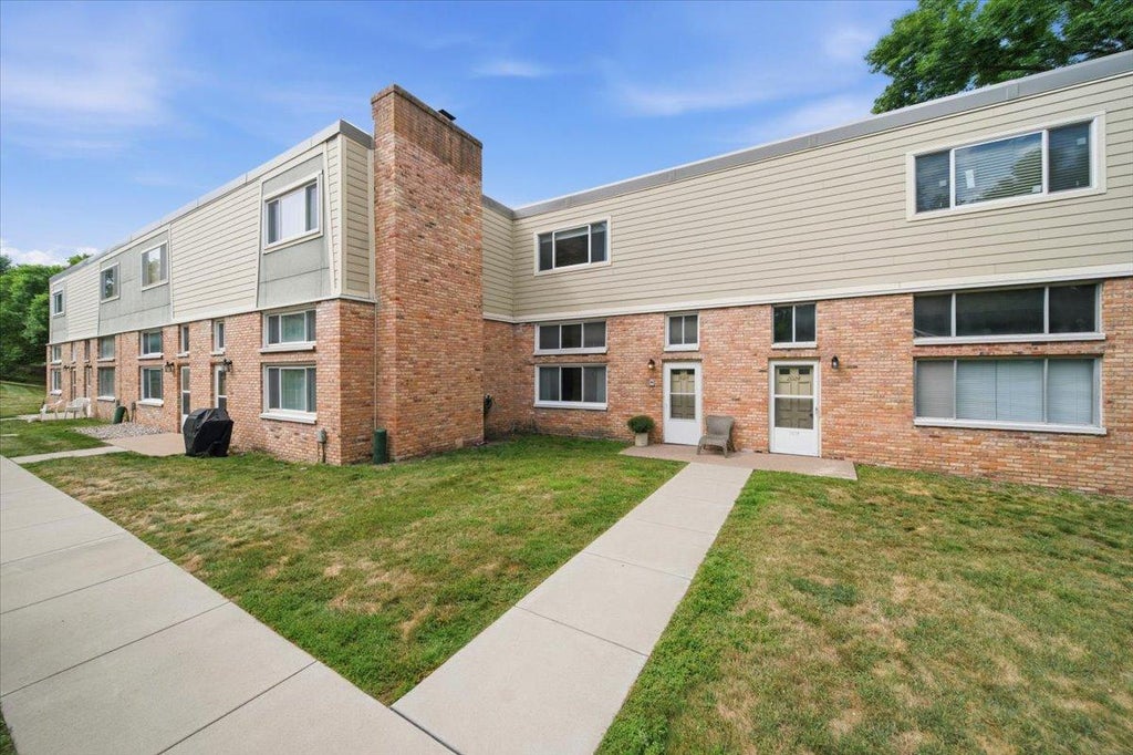 Photo of 2026 Louisiana Avenue S, Saint Louis Park, MN 55426 (MLS # 7128667)