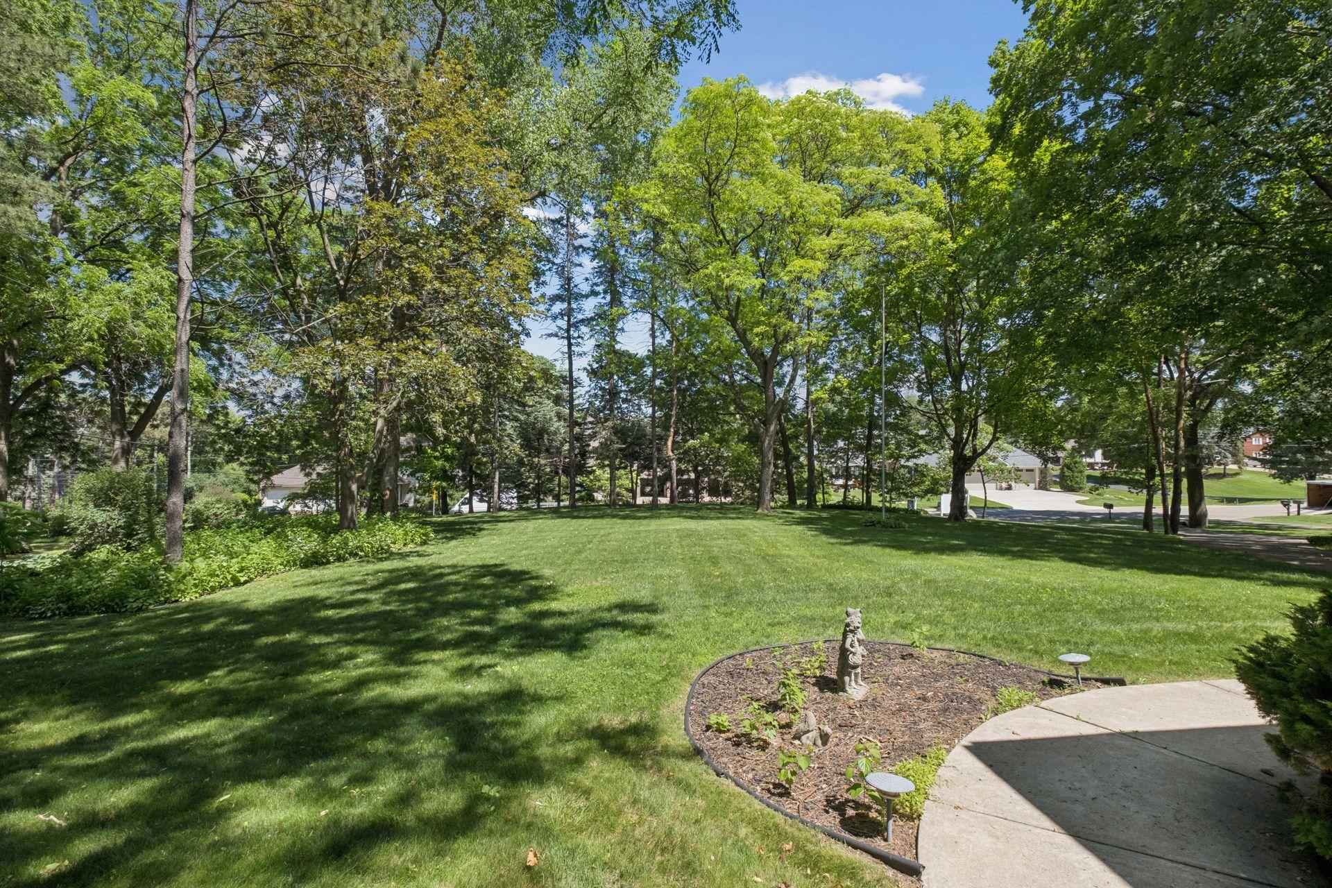 1835 Hunter Lane
