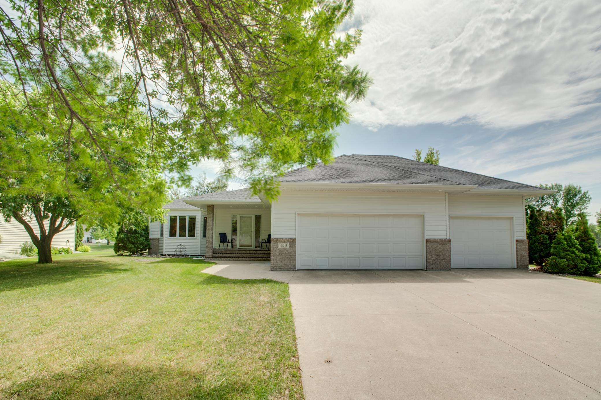 Photo 1 of 66 — 463 42nd Avenue S, Moorhead, MN 56560