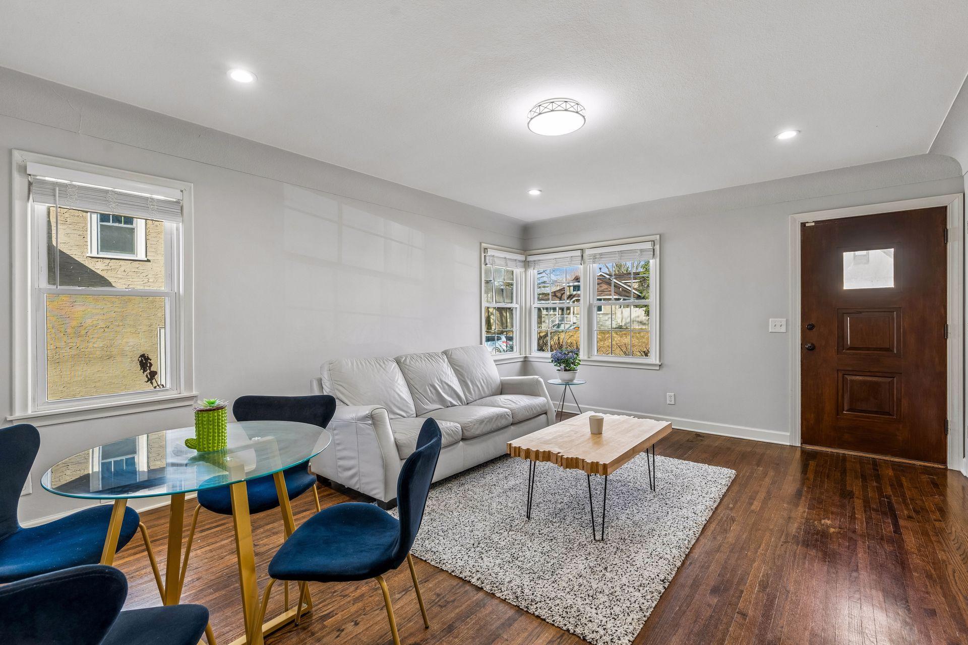 3919 Tyler Street NE