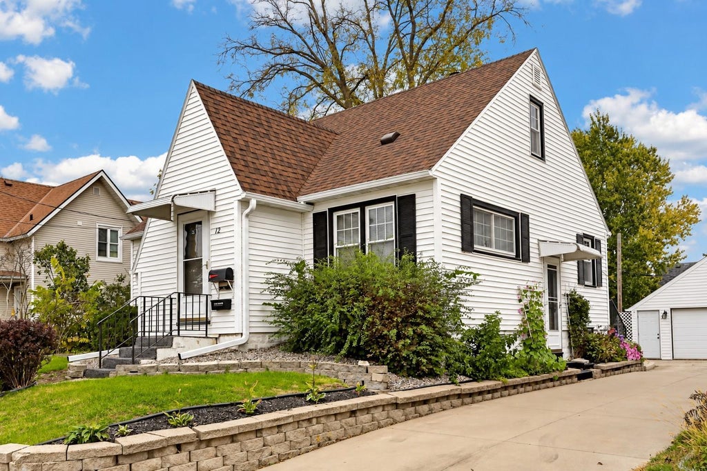 Photo of 12 11th Avenue SE, Rochester, MN 55904 (MLS # 7159056)