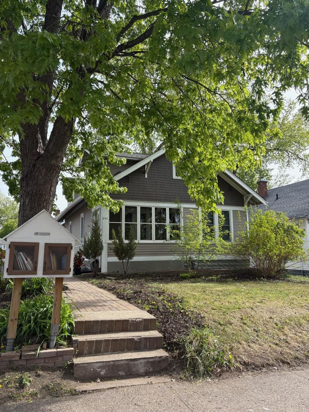 Photo of 654 Carroll Avenue, Saint Paul, MN 55104 (MLS # 7067740)