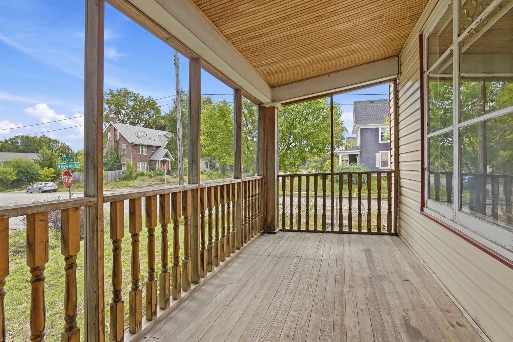 Photo of 501 Newton Avenue N, Minneapolis, MN 55405 (MLS # 7149370)