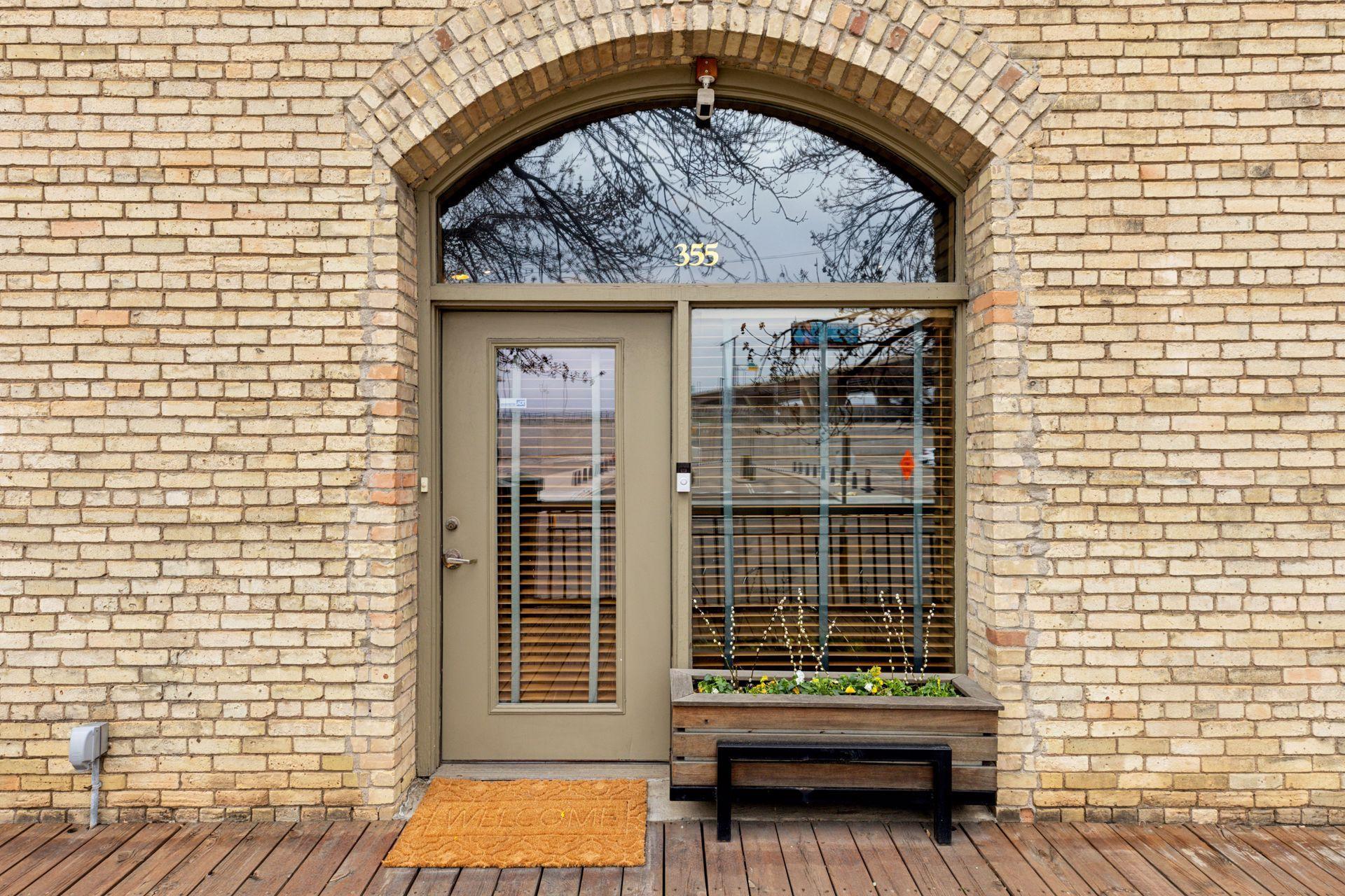 355 Kellogg Boulevard E 7