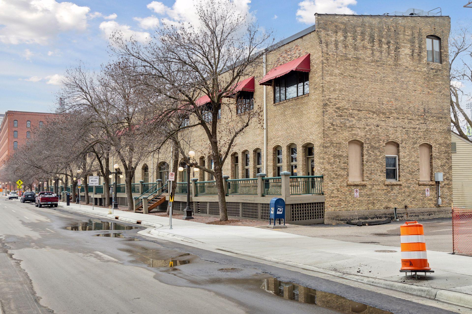 355 Kellogg Boulevard E 7