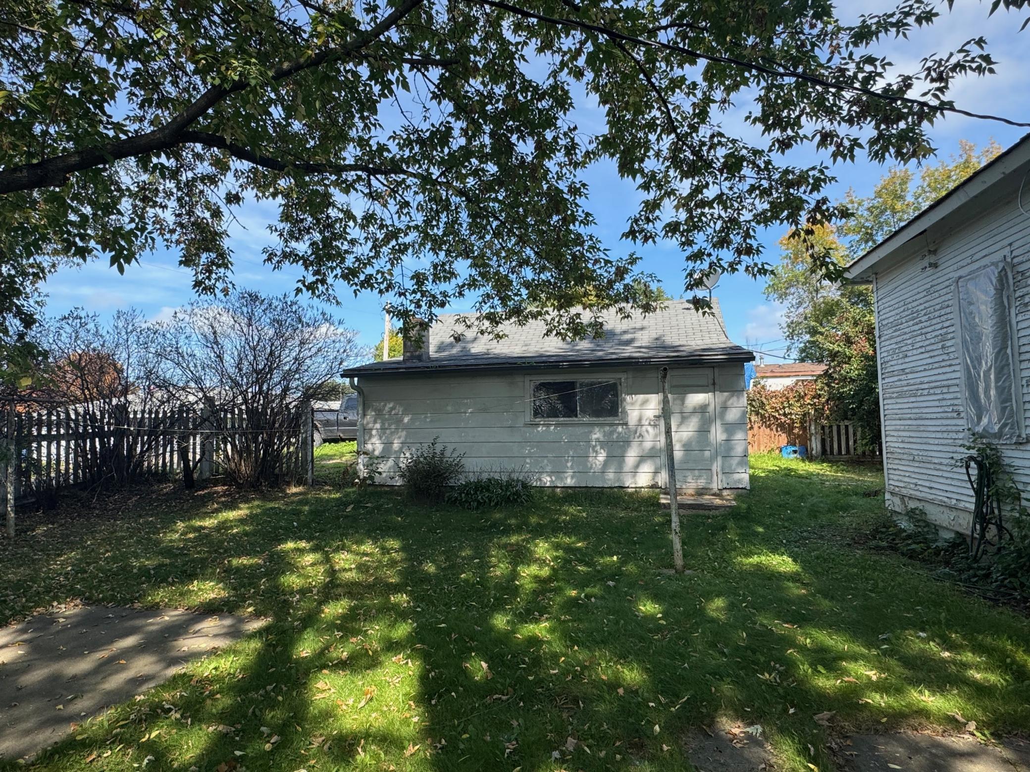 73 2nd Street SE