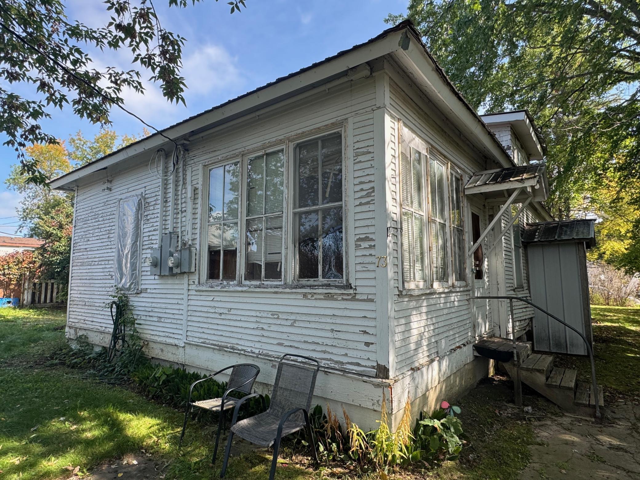 73 2nd Street SE