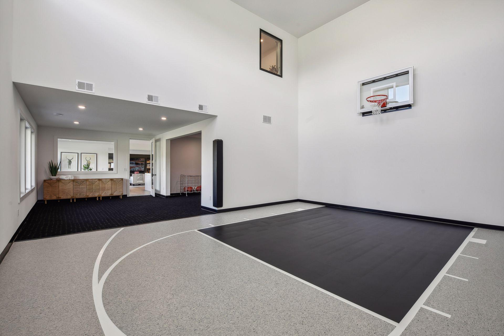 6324 Fountain Lane N