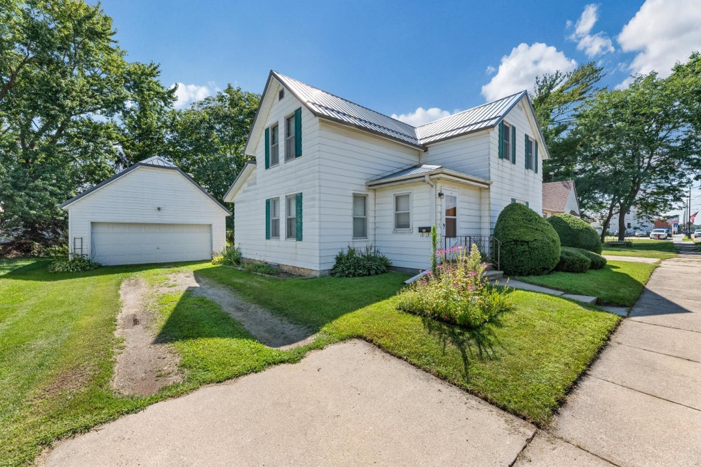 Photo of 318 E Grove Street, Caledonia, MN 55921 (MLS # 7144533)