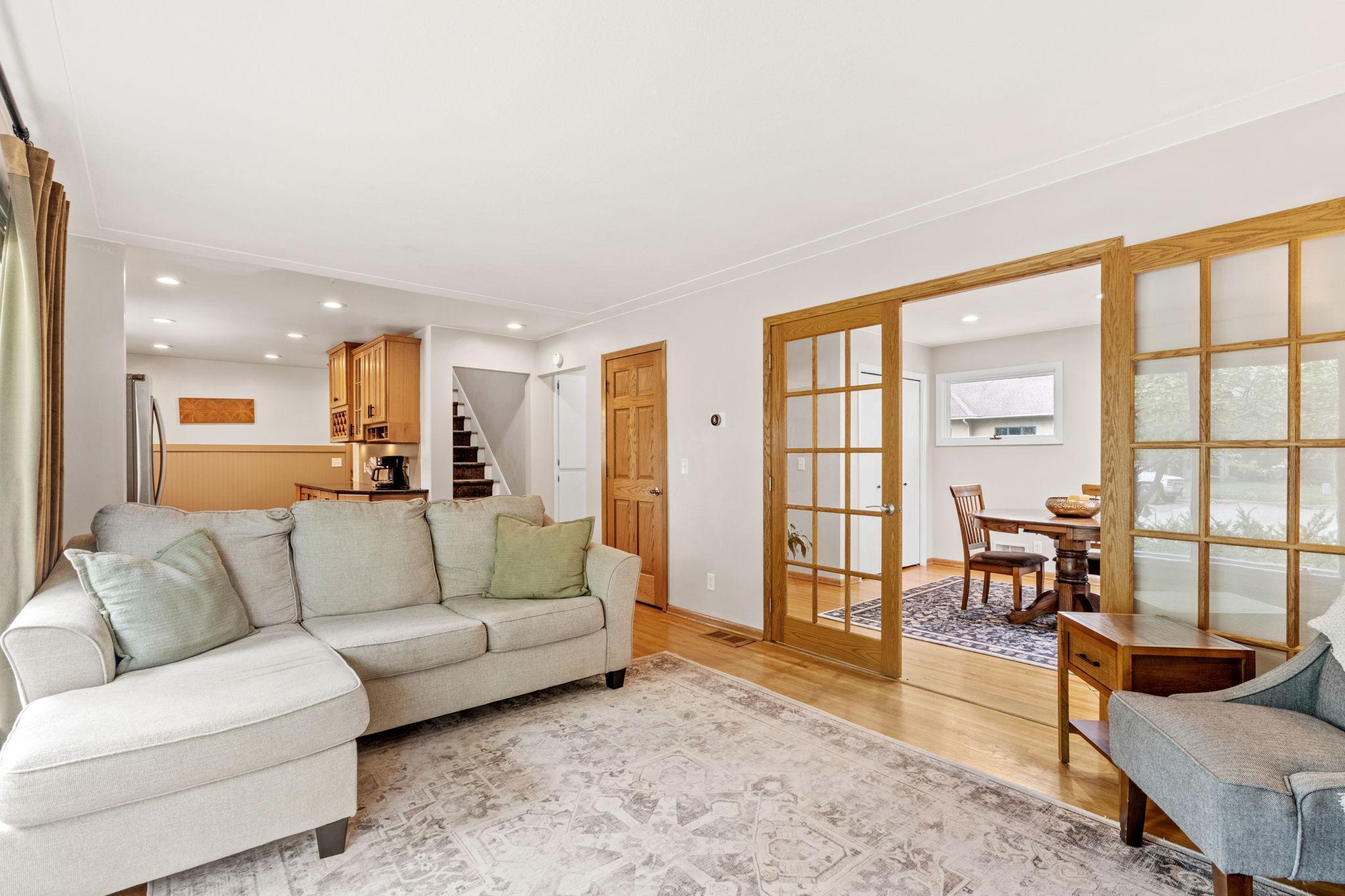 212 Birchwood Drive N