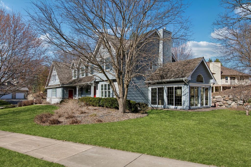 Photo of 1001 Walden Court, Burnsville, MN 55337 (MLS # 7044793)