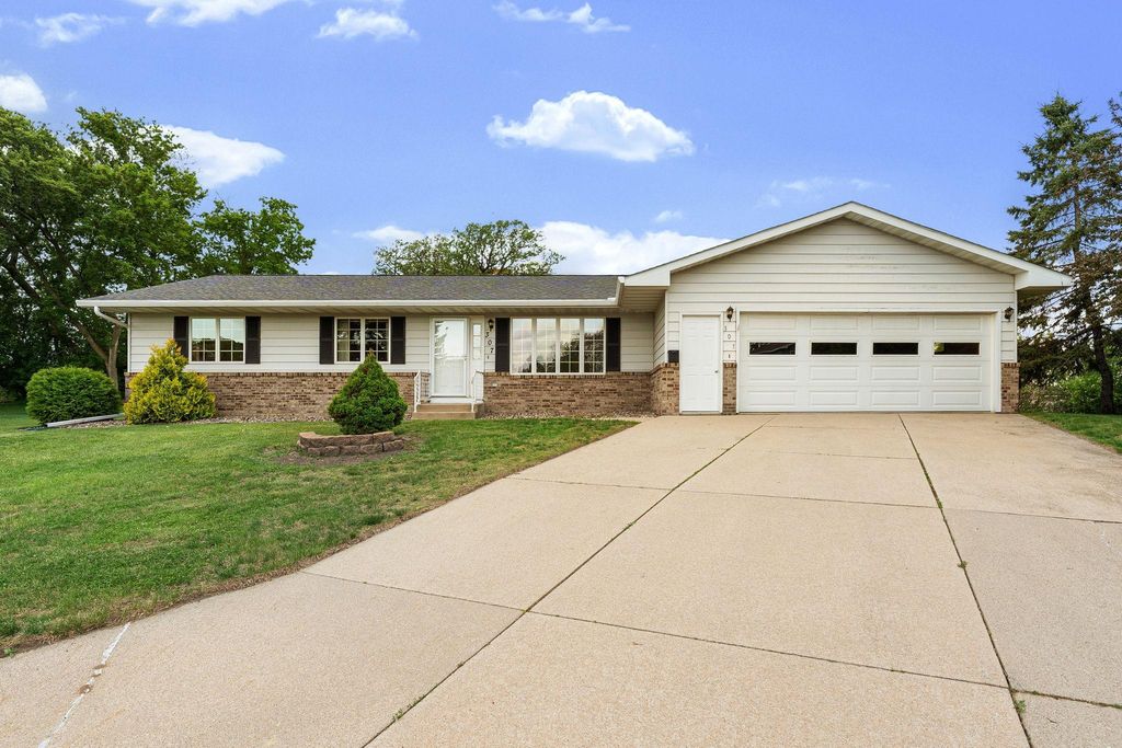 Photo of 307 14th Place NW, Austin, MN 55912 (MLS # 7075575)