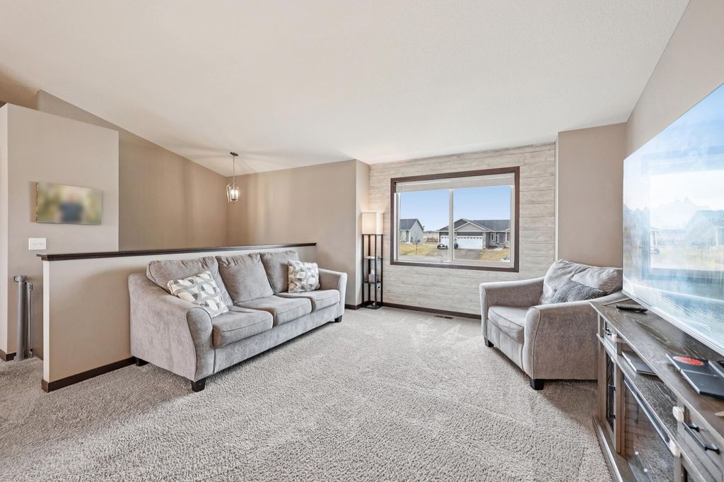 Photo of 8542 Ebben Circle NE, Monticello, MN 55362 (MLS # 7041286)