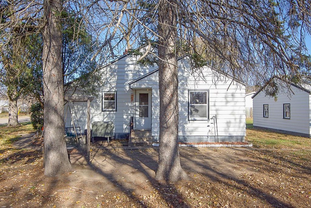 Photo of 226 32nd Avenue N, Saint Cloud, MN 56303 (MLS # 7019333)