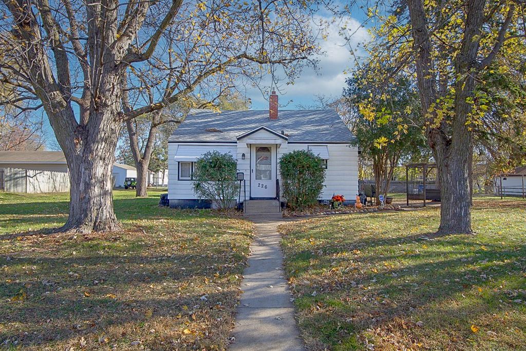 Photo of 226 32nd Avenue N, Saint Cloud, MN 56303 (MLS # 7019333)