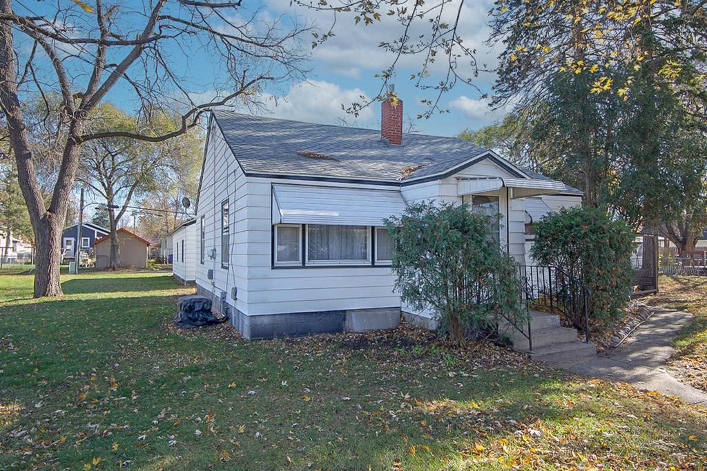 Photo of 226 32nd Avenue N, Saint Cloud, MN 56303 (MLS # 7019333)