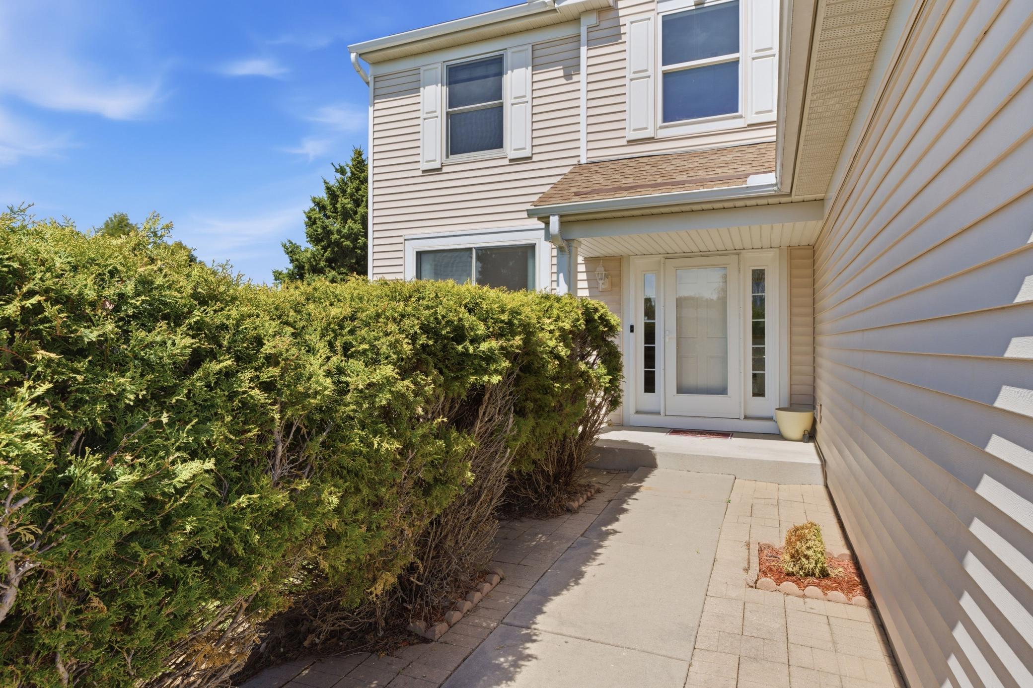 1573 Johnny Cake Alcove