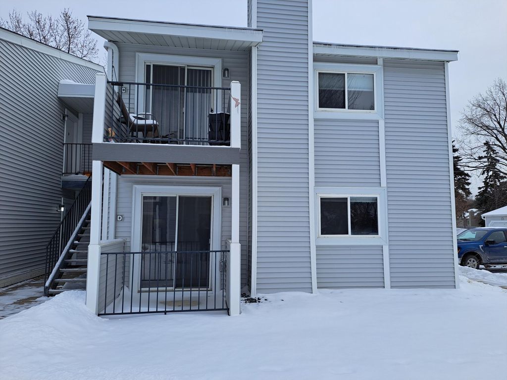 Photo of 1704 Pleasant Street #D, Saint Paul, MN 55113 (MLS # 7004448)