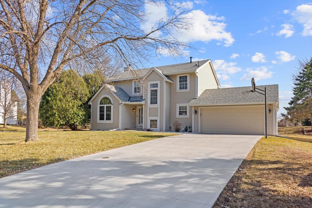 Photo of 952A Moonlight Dr Dr #1, Woodbury, MN 55125 (MLS # 7149146)