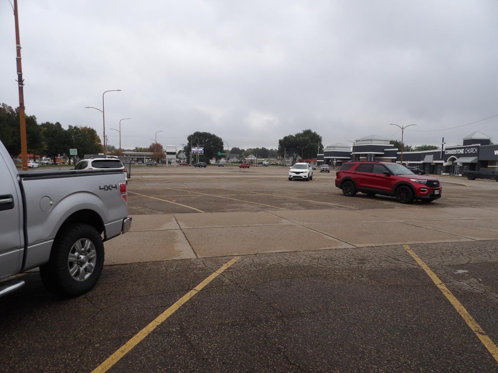 Photo of 1426 1st Avenue SW, Austin, MN 55912 (MLS # 7152738)