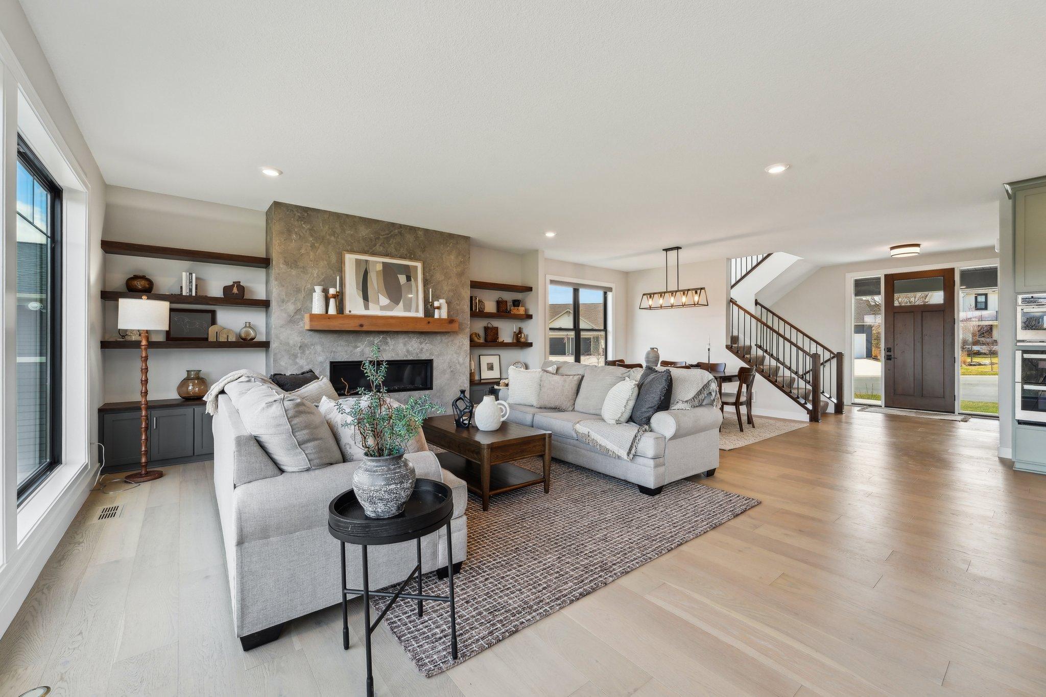 11018 Prairieview Trail N