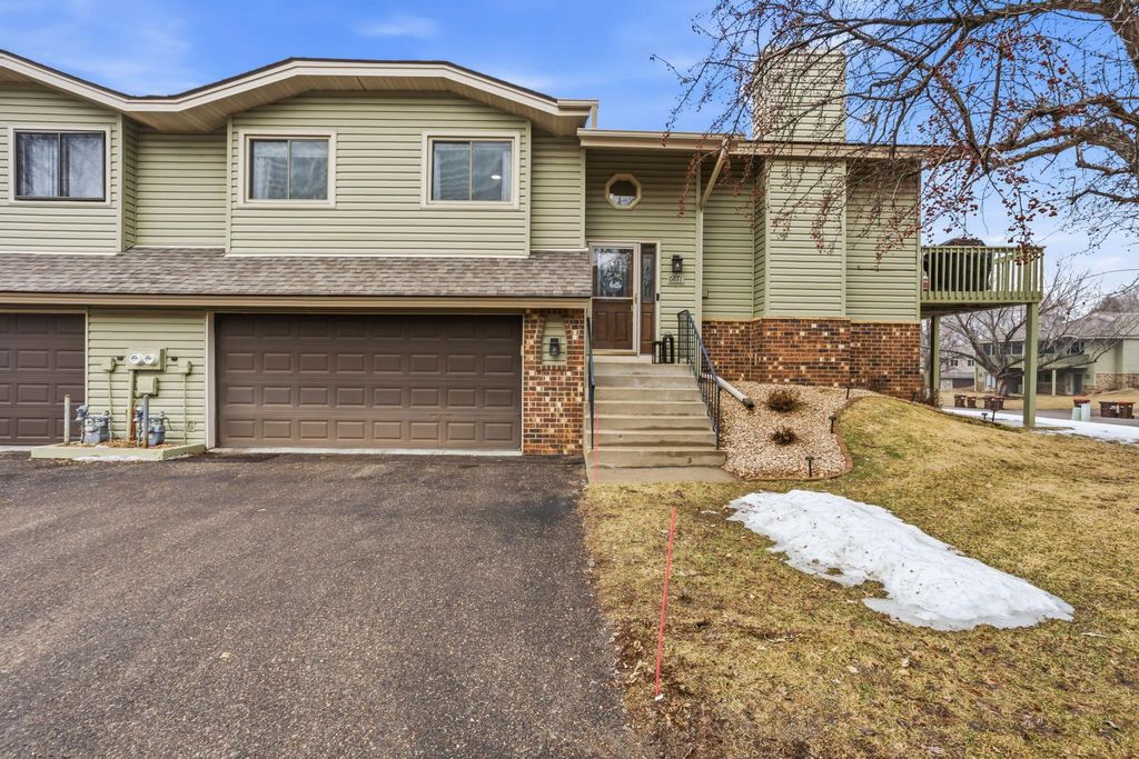 Photo of 6871 Sherwood Road, Woodbury, MN 55125 (MLS # 7028632)