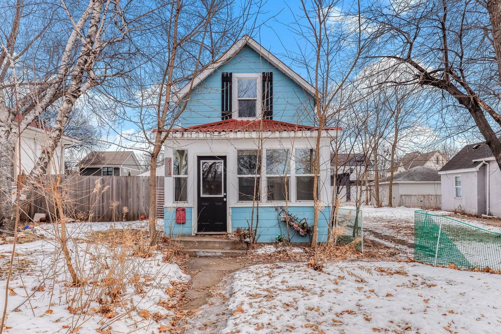 Photo of 4114 Dupont Avenue N, Minneapolis, MN 55412 (MLS # 7008375)