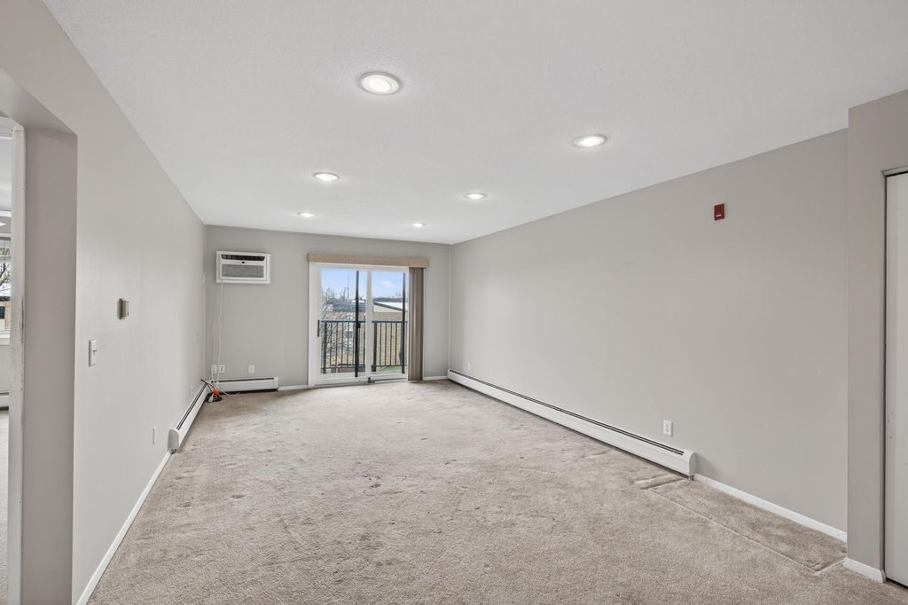 Photo of 2690 Oxford Street N #239, Roseville, MN 55113 (MLS # 7057012)