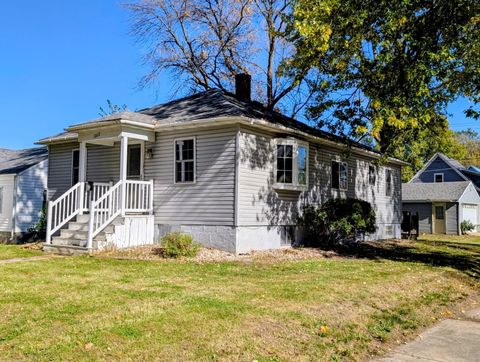 Photo of 1002 N 6th Street, Montevideo, MN 56265 (MLS # 6812111)