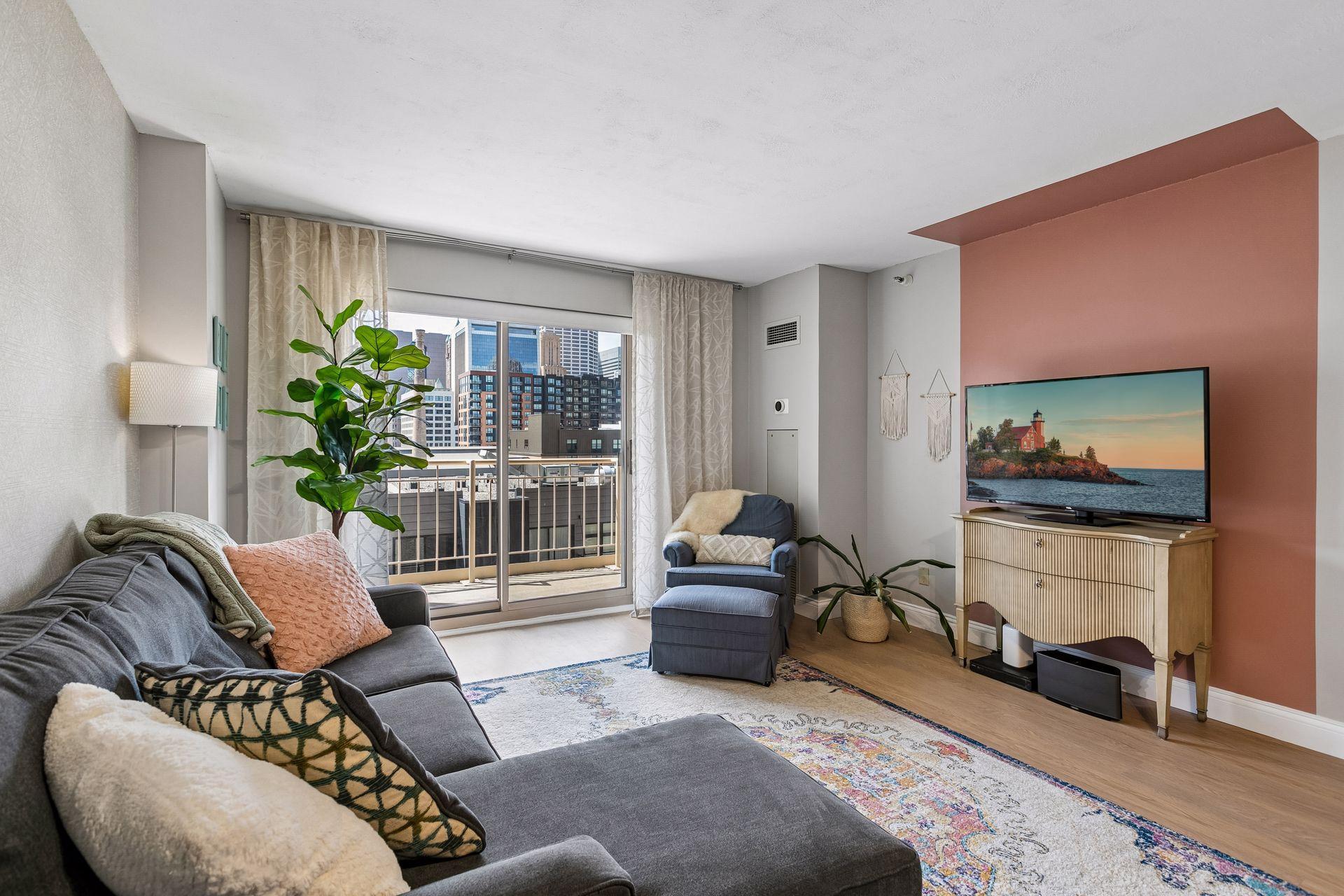 401 S 1st Street 616