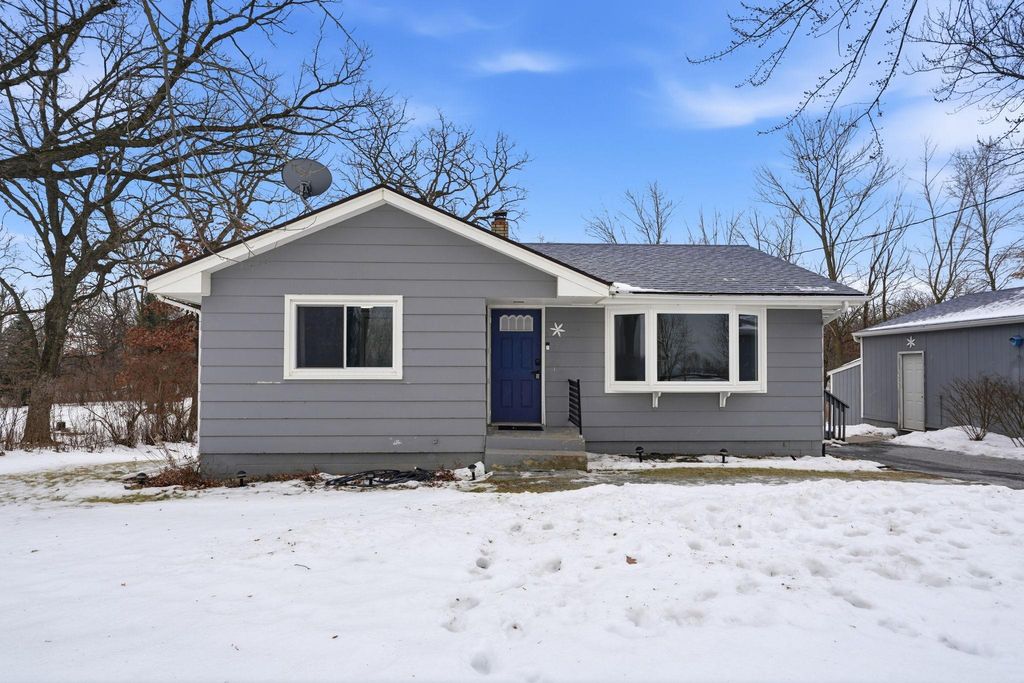 Photo of 3901 230th Street E, Prior Lake, MN 55372 (MLS # 7000116)