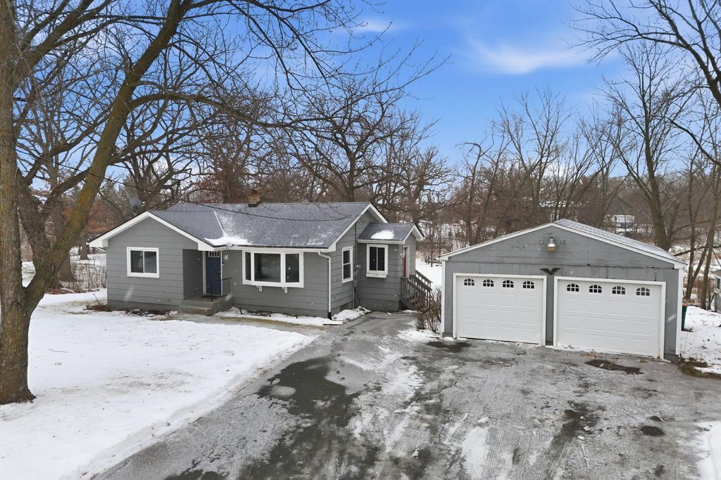 Photo of 3901 230th Street E, Prior Lake, MN 55372 (MLS # 7000116)