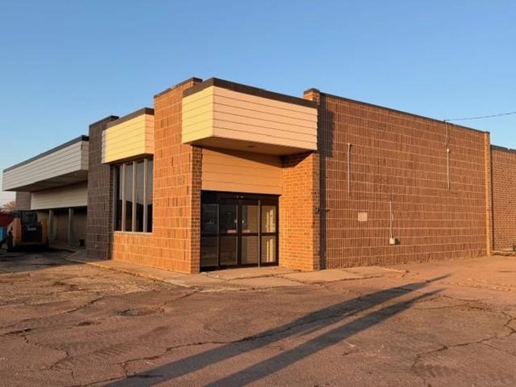 Photo of 207 Main St E St, Pipestone, MN 56164 (MLS # 7011278)