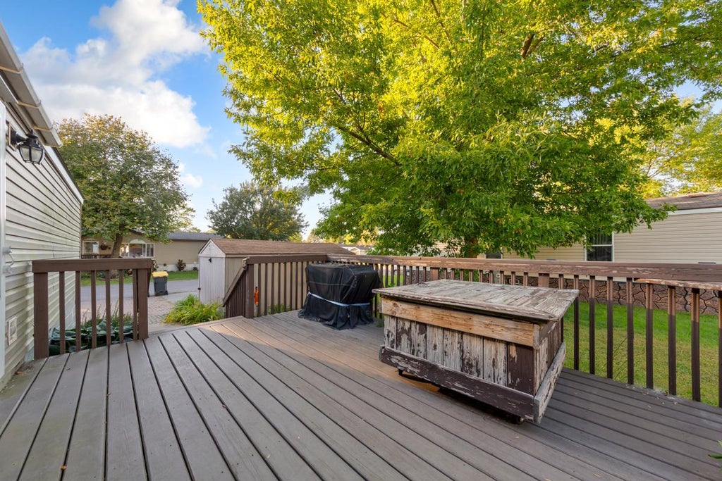 Photo of 605 E Shakespeare Avenue E, Mankato, MN 56001 (MLS # 7151036)