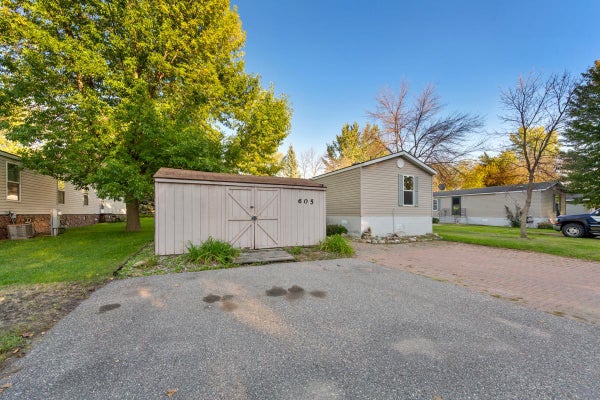 605 E SHAKESPEARE AVE, MANKATO, MN 56001 - Image d4c4bb5f011e43e92b8d29f12c685a7d/3817008508