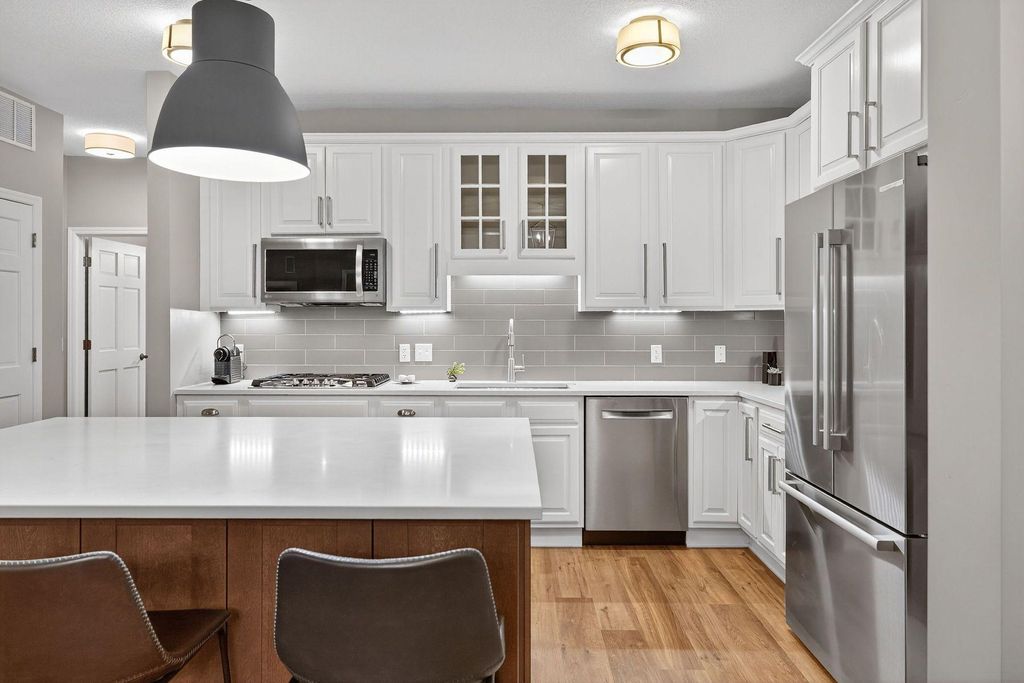 Photo of 5250 Grandview Square #2201, Edina, MN 55436 (MLS # 7001459)