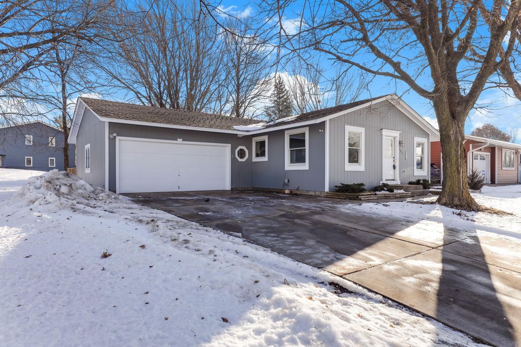 Photo of 1501 Maple Street, Northfield, MN 55057 (MLS # 7001572)